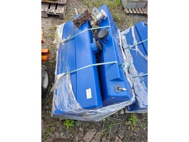 2x vloeistoftank t.b.v. natzoutstrooier, blauw - afbeelding 3 van  3