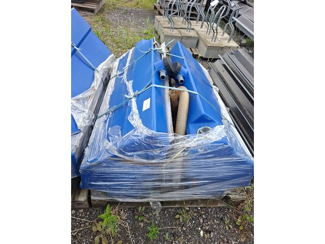 2x vloeistoftank t.b.v. natzoutstrooier, blauw - afbeelding 1 van  5