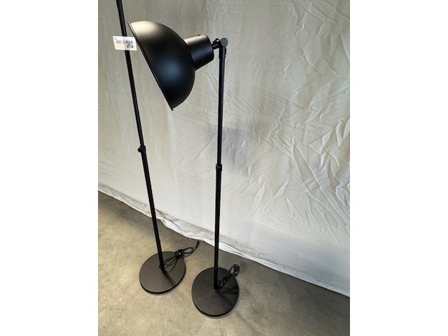 2x vloerlamp ikea, skurup, zwart - afbeelding 4 van  4