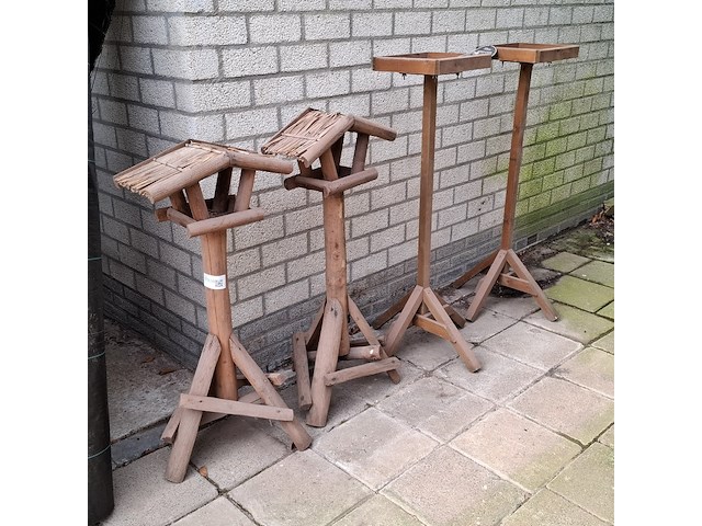 2x vogelhuis en 2x voederplank op standaard - afbeelding 1 van  7