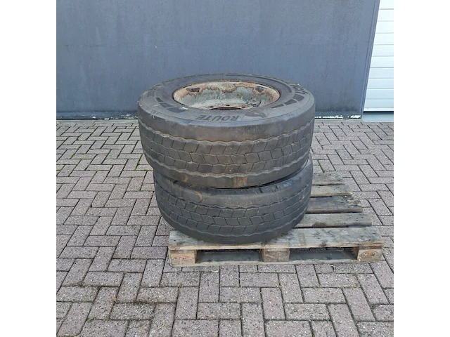 2x vrachtwagen band, bfgoodrich, route control - afbeelding 1 van  13