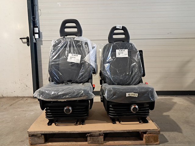 2x vrachtwagen stoel - afbeelding 1 van  7