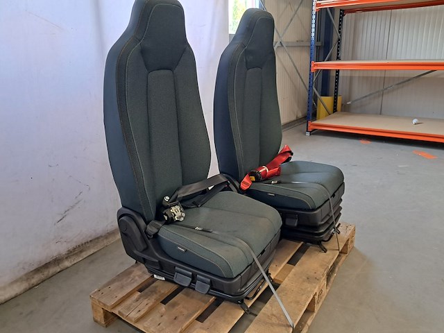 2x vrachtwagenstoel, volvo - afbeelding 2 van  9