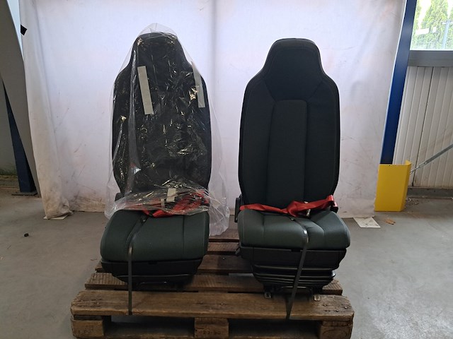 2x vrachtwagenstoel, volvo - afbeelding 1 van  11