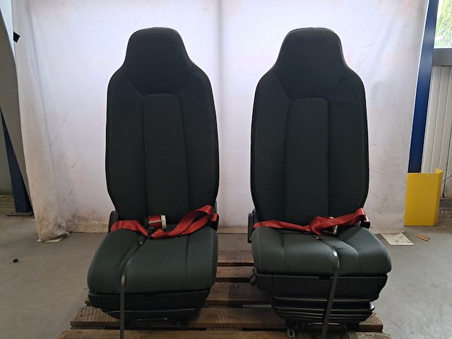 2x vrachtwagenstoel, volvo - afbeelding 4 van  11