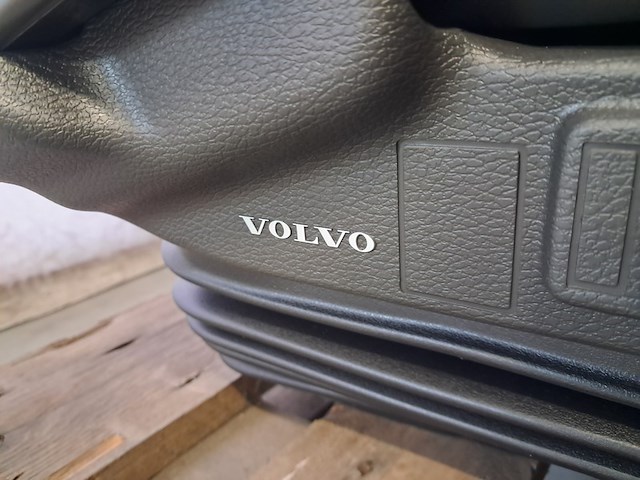 2x vrachtwagenstoel, volvo - afbeelding 8 van  11