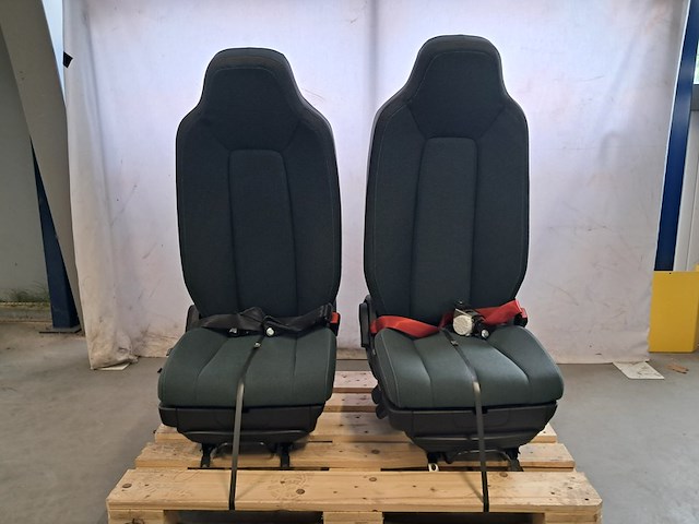2x vrachtwagenstoel, volvo - afbeelding 1 van  10
