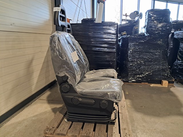 2x vrachtwagenstoel - afbeelding 2 van  6