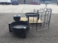 2x vuurkorf, 1x etagère, 1x pan met deksel ed, zwart - afbeelding 1 van  3