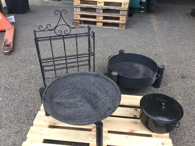 2x vuurkorf, 1x etagère, 1x pan met deksel ed, zwart - afbeelding 3 van  3
