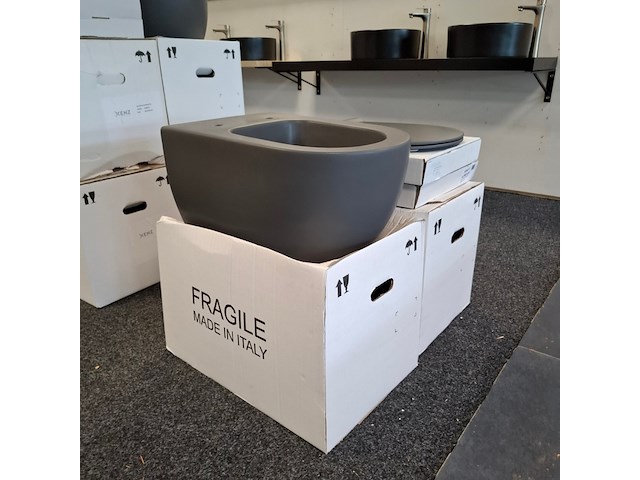 2x wandcloset met zitting en deksel xenz, gio, antraciet mat - afbeelding 1 van  6