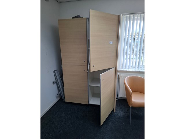2x wandkast met 2x ontvangststoel - afbeelding 4 van  8