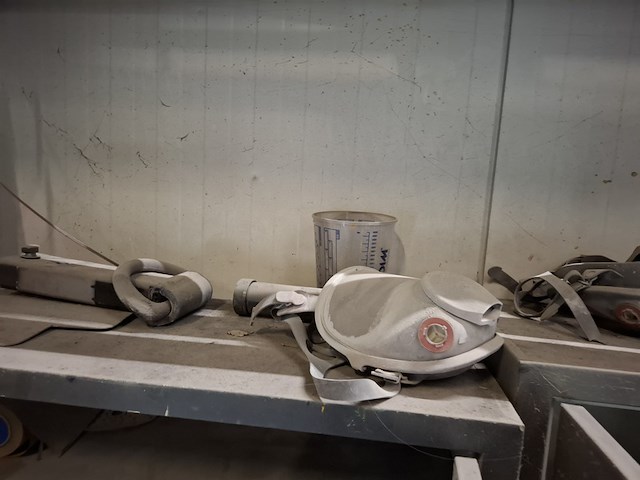 2x werkkast met inhoud - afbeelding 3 van  8