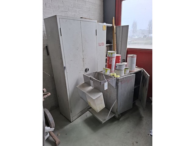 2x werkplaatkast met verrijdbare materiaalwagen - afbeelding 1 van  3