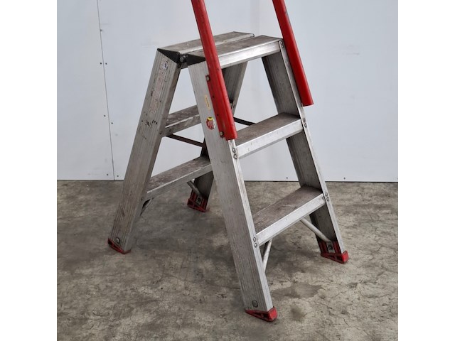 2x werktrap 2x 2 trees met bordes - afbeelding 13 van  13