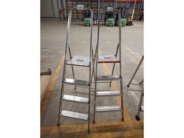 2x werktrap, altrex, excelsior - afbeelding 1 van  4