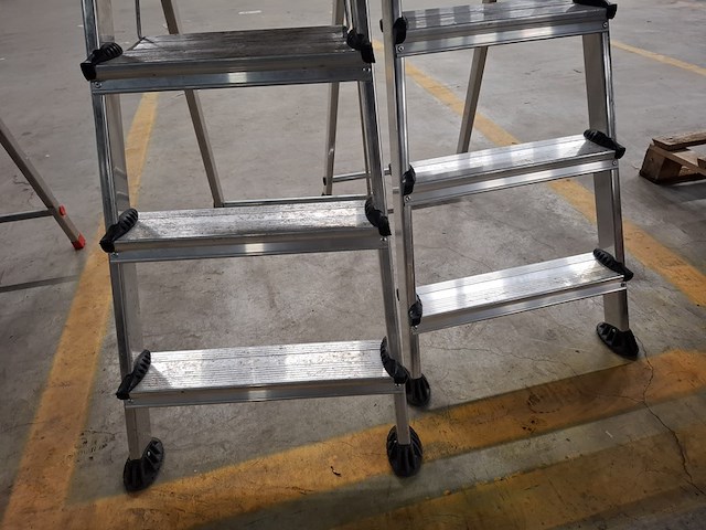 2x werktrap, altrex - afbeelding 4 van  4