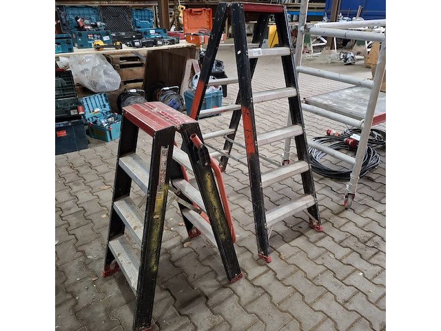 2x werktrap altrex - afbeelding 1 van  7