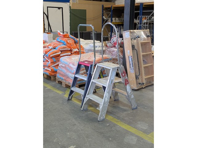 2x werktrap, o.a. altrex - afbeelding 1 van  5