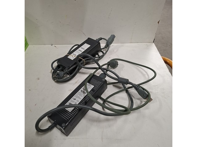 2x xbox 360 met 14 games en 3x controller - afbeelding 3 van  14