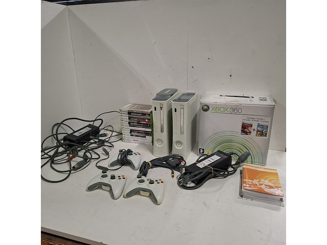 2x xbox 360 met 14 games en 3x controller - afbeelding 1 van  14
