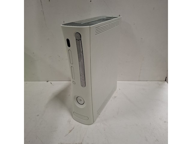 2x xbox 360 met 14 games en 3x controller - afbeelding 11 van  14