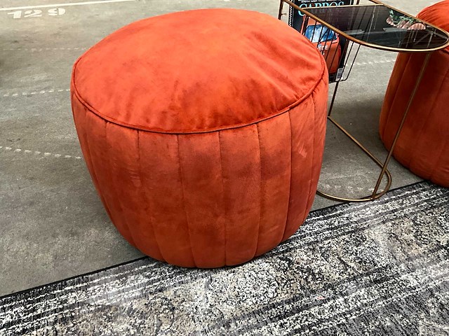 2x zitpouf ø60cm + dutch bone bijzettafel - afbeelding 2 van  4