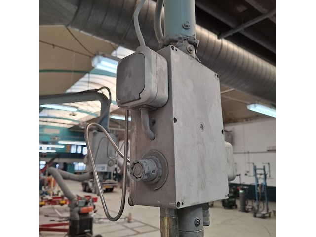 2x zwenkarm v.v. lucht en 230v aansluiting - afbeelding 3 van  14