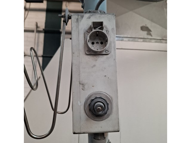 2x zwenkarm v.v. lucht en 230v aansluiting - afbeelding 8 van  14