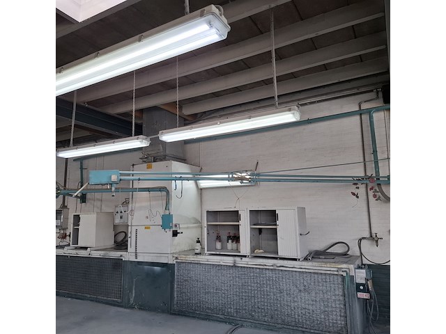 2x zwenkarm v.v. lucht en 230v aansluiting - afbeelding 1 van  14