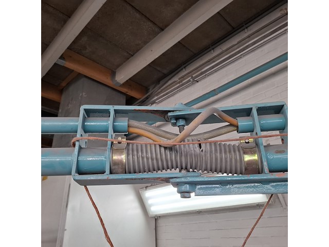 2x zwenkarm v.v. lucht en 230v aansluiting - afbeelding 11 van  14