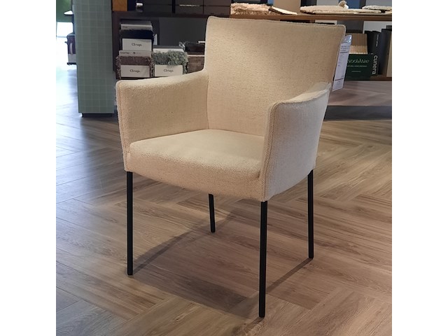 2z eetkamerstoel design on stock, amra, ivoor - afbeelding 1 van  9