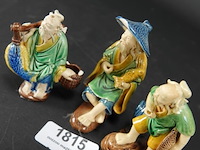 3 aardewerk chinese figuren - afbeelding 3 van  5