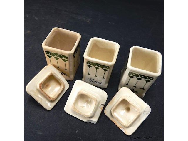 3 aardewerk voorraadpotjes - afbeelding 4 van  5