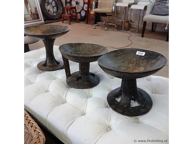 3 antieke houten naga-tribale schalen - afbeelding 1 van  5