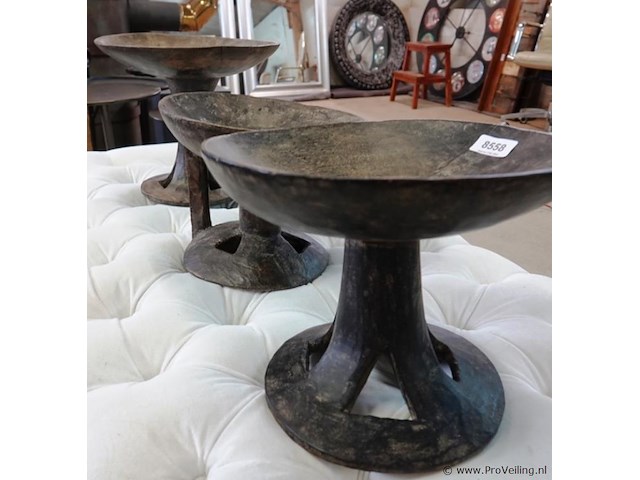 3 antieke houten naga-tribale schalen - afbeelding 4 van  5