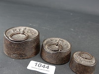 3 antieke ijzeren gewichten