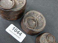 3 antieke ijzeren gewichten - afbeelding 4 van  5