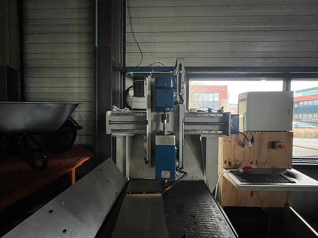 3-assige portaalfreesmachine - afbeelding 2 van  11