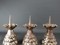 3 bijzonder gevormde messing kandelaren - afbeelding 1 van  5