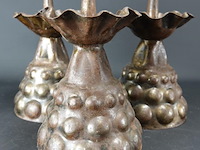 3 bijzonder gevormde messing kandelaren - afbeelding 4 van  5