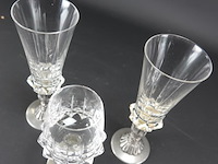 3 bijzondere antieke kristallen glazen op tinnen voet - afbeelding 3 van  5