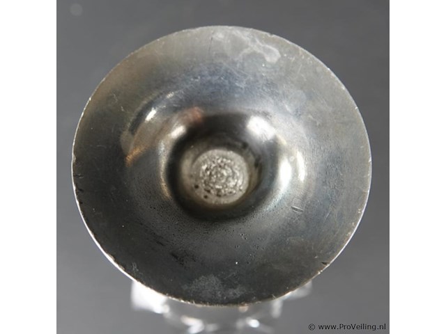 3 bijzondere antieke kristallen glazen op tinnen voet - afbeelding 5 van  5