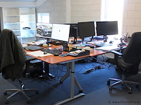 3 bureaus/werkplekken - afbeelding 1 van  7