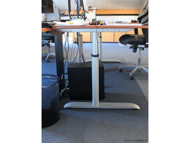 3 bureaus/werkplekken - afbeelding 3 van  7