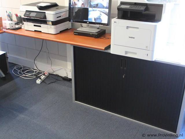 3 bureaus/werkplekken - afbeelding 4 van  7