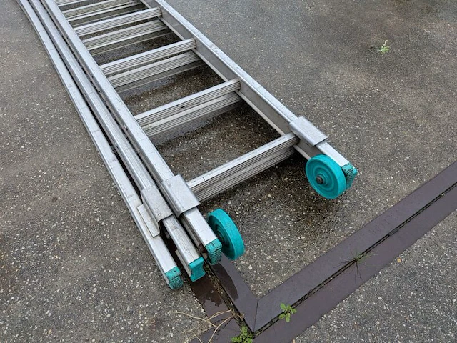 3-delige uitschuifbare ladder met gevelrol, 3x12-treeds - afbeelding 4 van  5