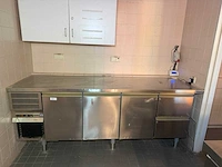 3-deurs koelwerkbank 220cm