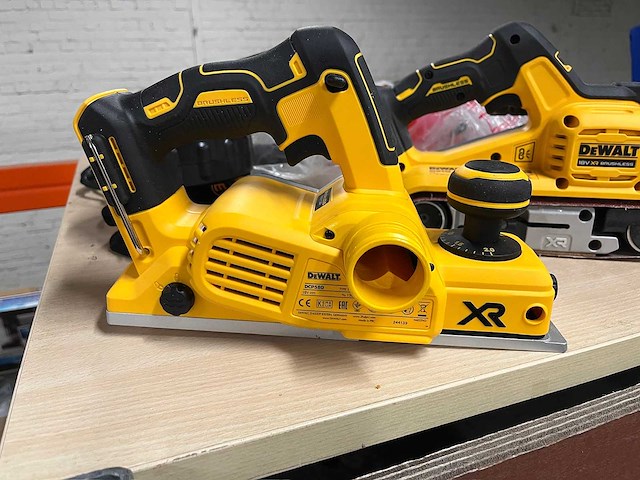 3 dewalt gereedschap met ca. 150 accessoires - afbeelding 2 van  7