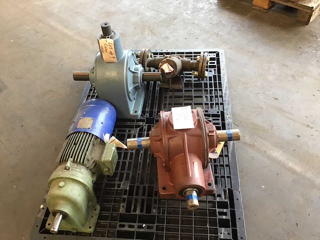 3 differentiële overbrenging en 1 electromotor - afbeelding 2 van  6